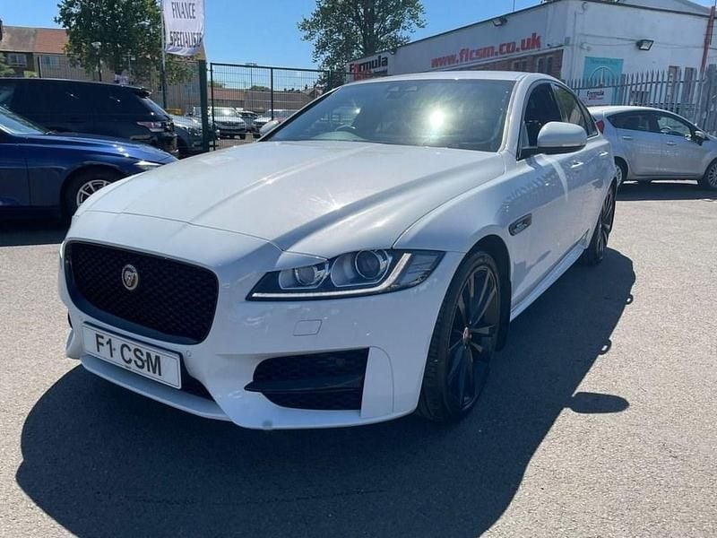 Used Jaguar XF R-Sport 180 HP (132 kW) 2018 White Sedan
