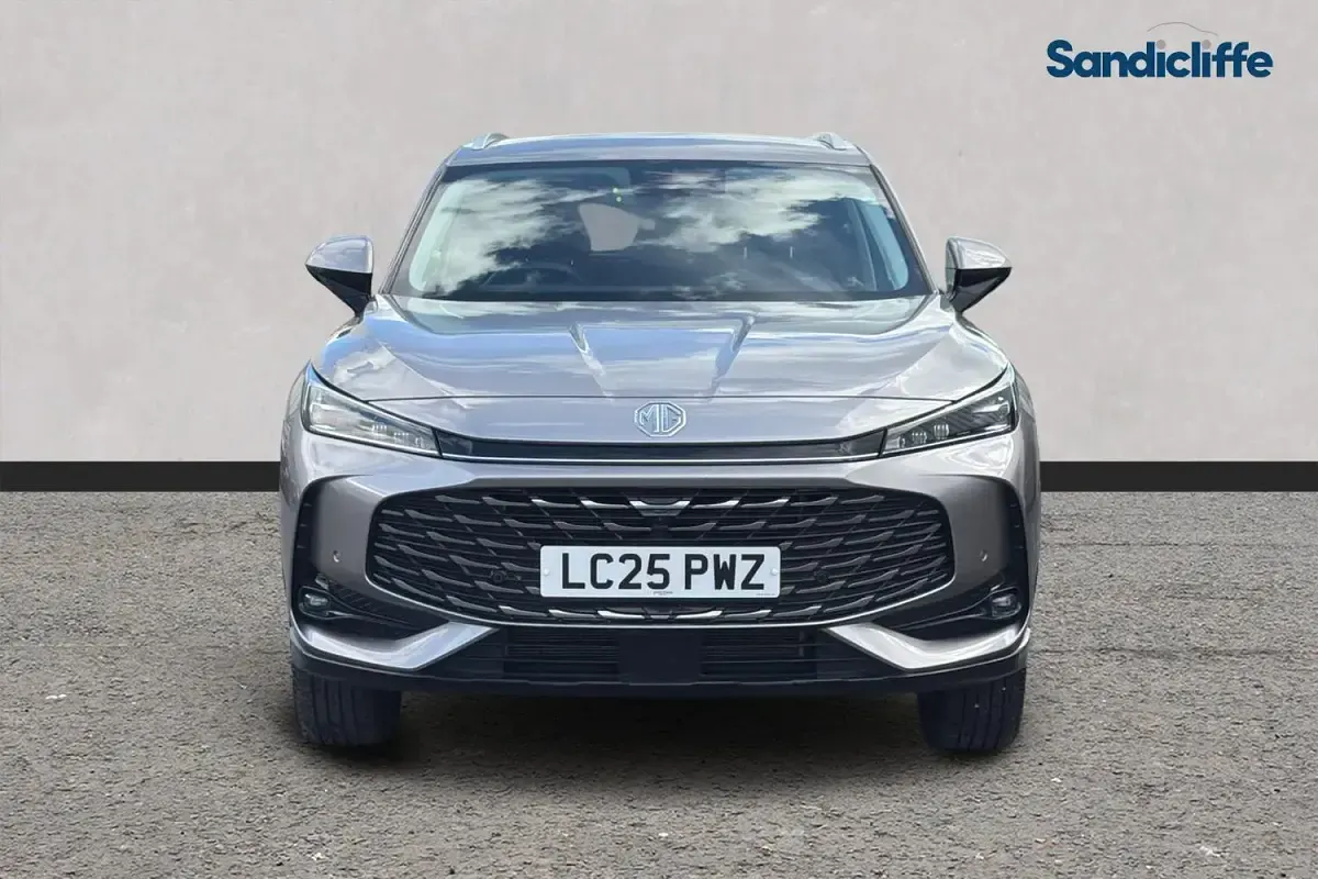 Used MG HS Trophy 170 HP (125 kW) 2024 Metallic  cosmic silver SUV