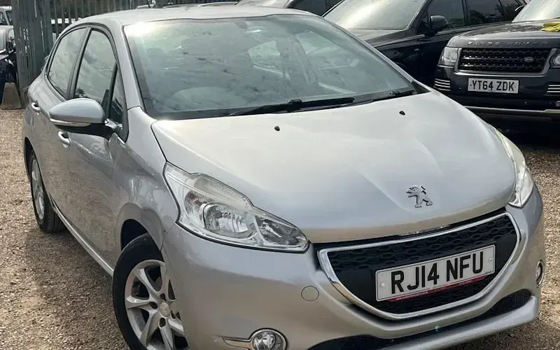 Used Peugeot 208 Active 82 HP (60 kW) 2014 Hatchback
