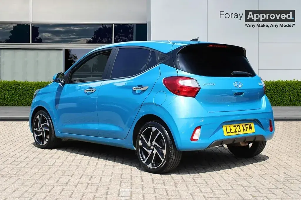 Used Hyundai i10 Premium 2023 Turquoise Hatchback