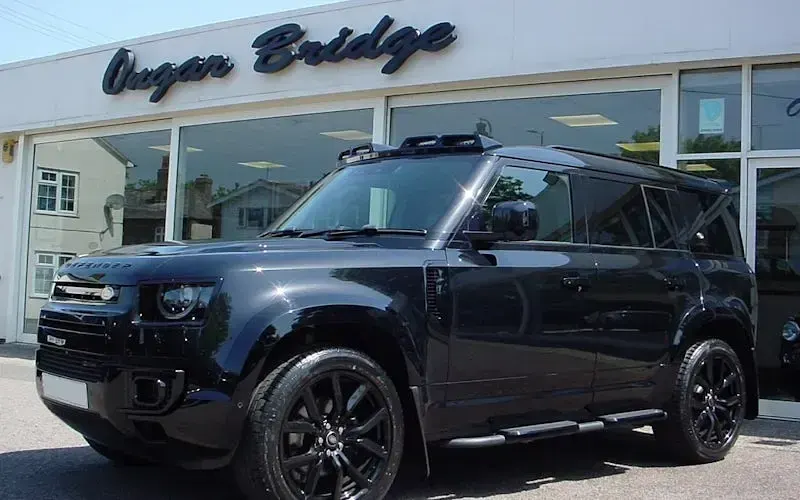 Used Land Rover Defender HSE Dynamic 249 HP (183 kW) 2025 SUV