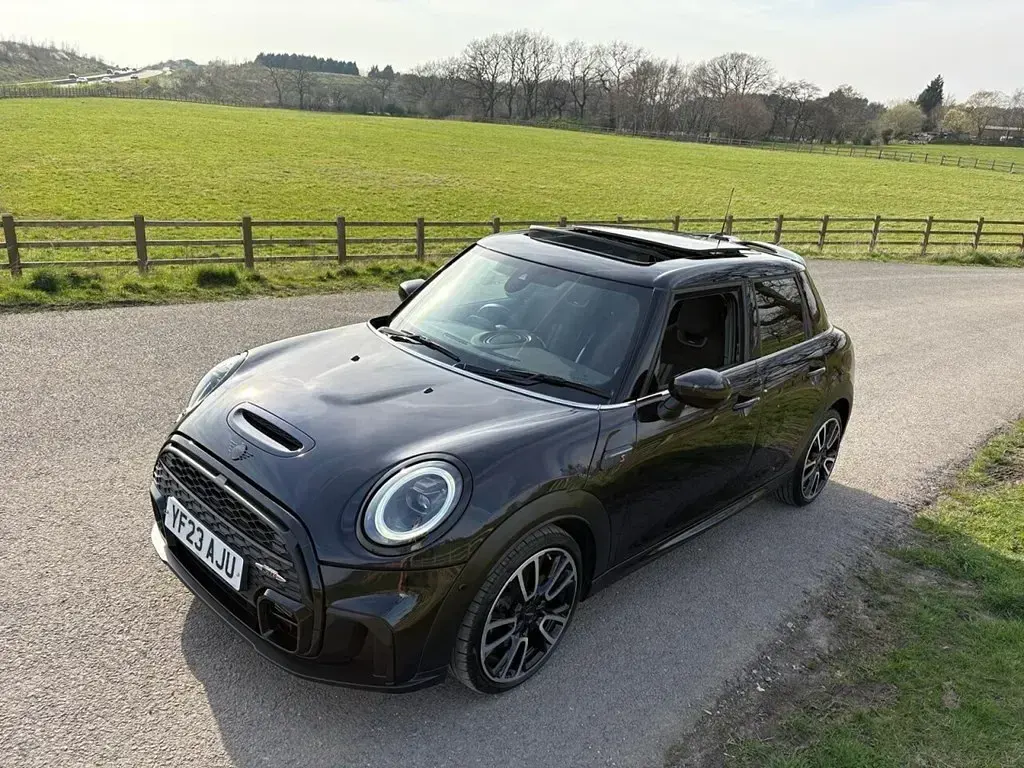 Usado Mini Cooper S Hatch 178 HP (130 kW) 2023 Preto Citadino