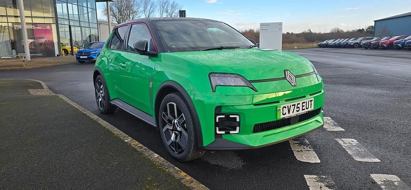 Black New 2025 Renault 5 E-Tech Komfort Hatchback | £24,995 (Good price) - Image 1/1