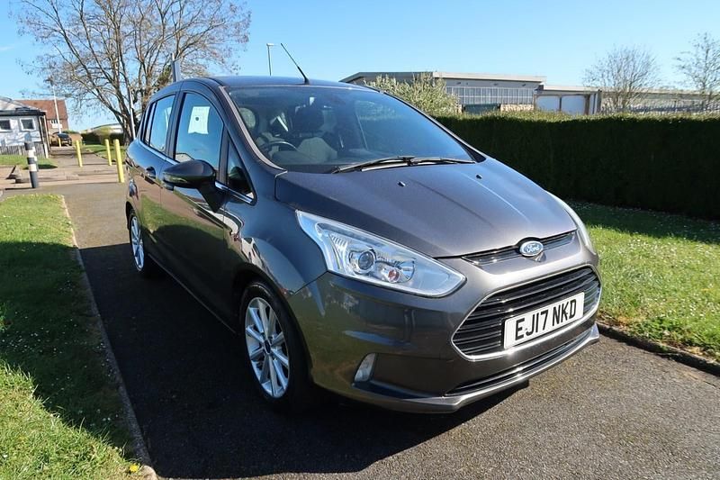 Used Ford B-MAX Titanium 2017 Grey MPV