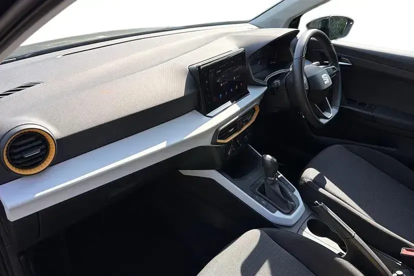 Używany Seat Arona SE Technology 115 KM (84 kW) 2024 Biały SUV