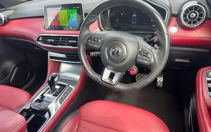Used MG HS Exclusive 162 HP (119 kW) 2023 Red SUV