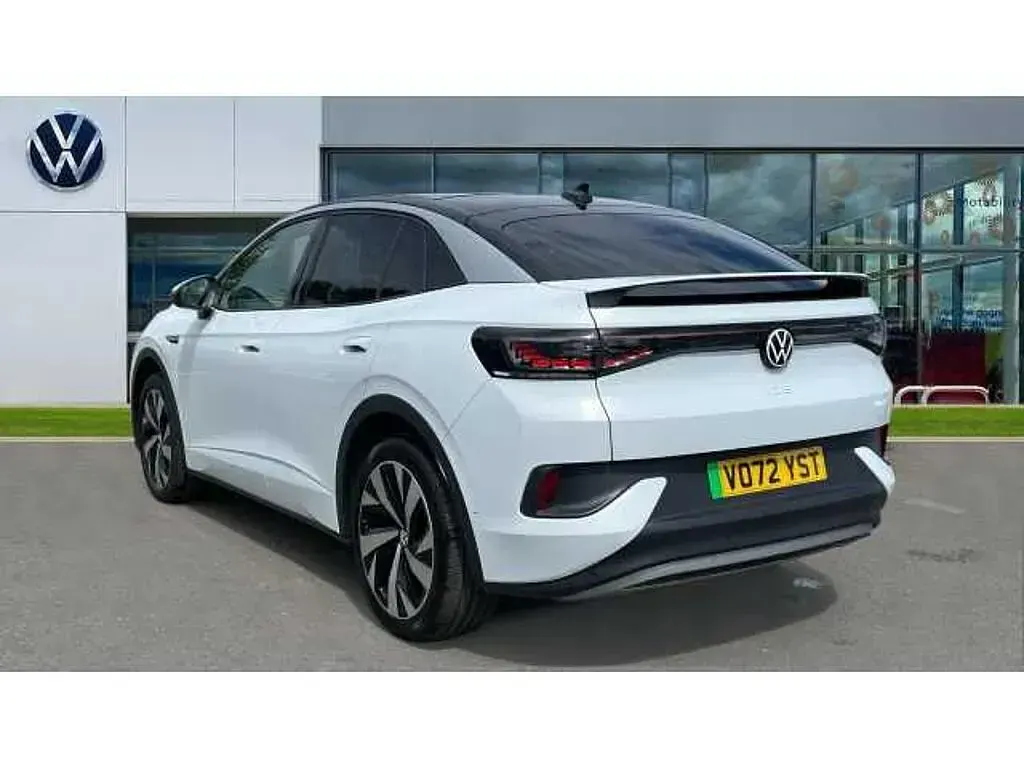 Used VW ID.5 Pro 127 kW (174 HP) 2022 Glacier white metallic black SUV