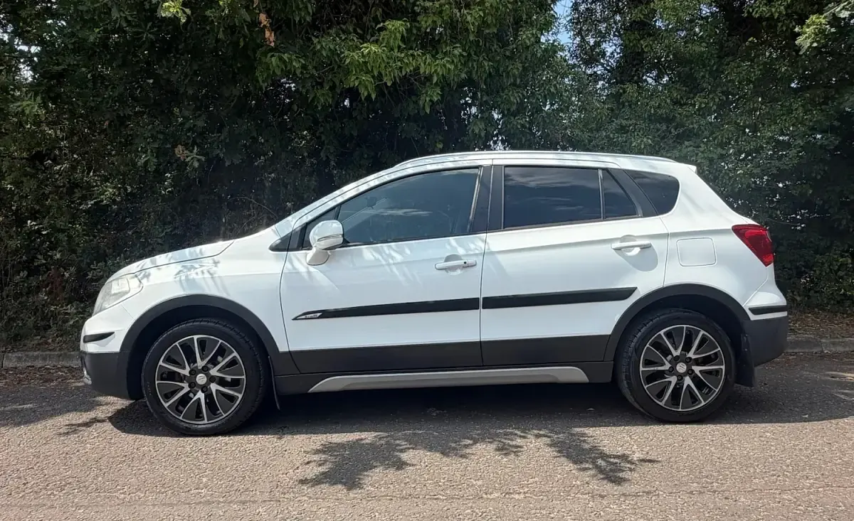 Used Suzuki SX4 S-Cross SZ-T 120 HP (88 kW) 2014 White Hatchback