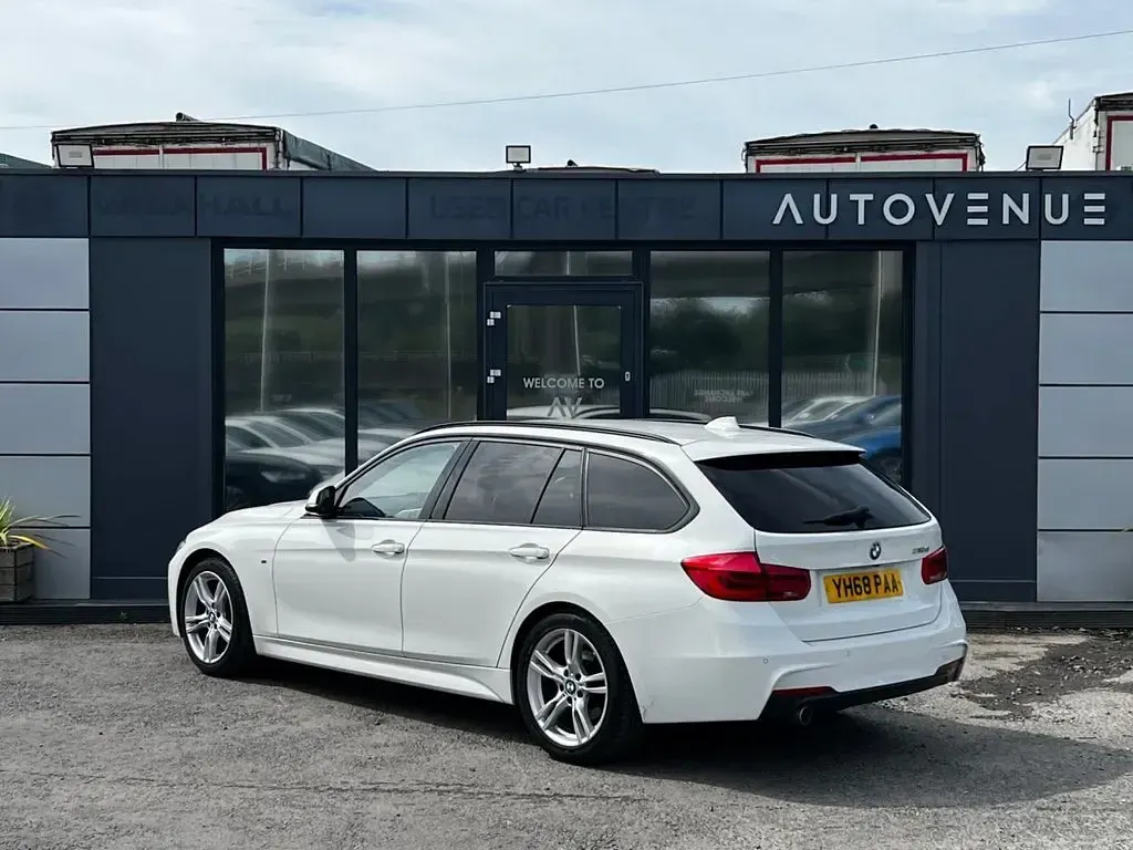 Used BMW 318 M Sport 150 HP (110 kW) 2019 White Estate