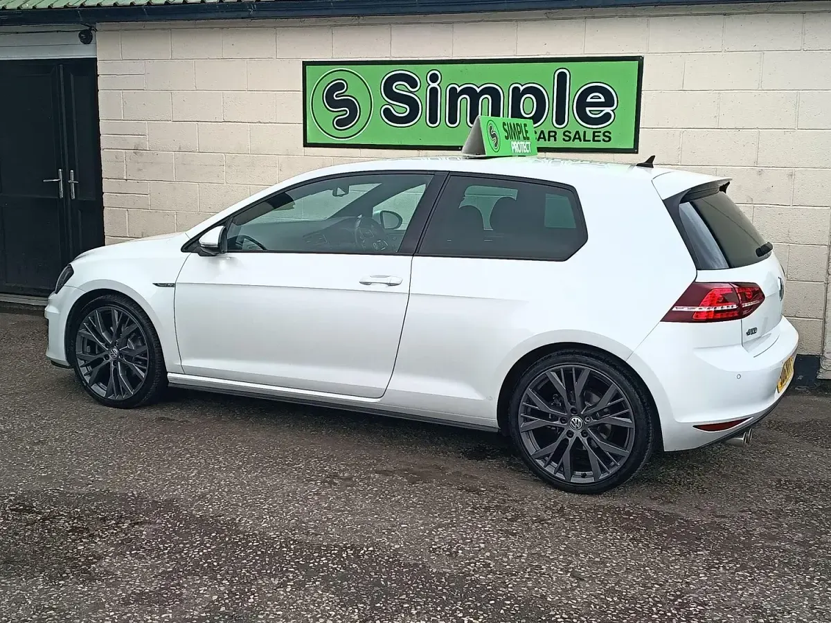 Used VW Golf VII GTD 2016 White Hatchback