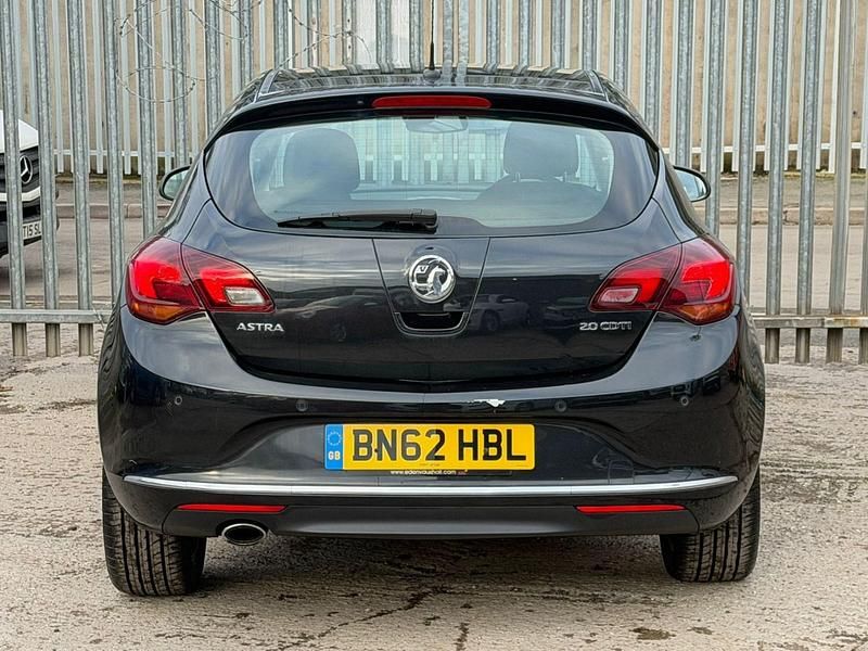 Used Vauxhall Astra 165 HP (121 kW) 2013 Black Hatchback