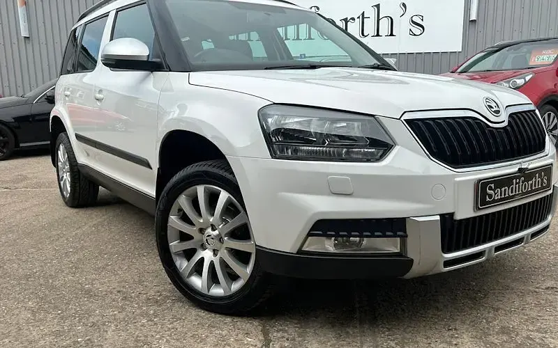 Used Skoda Yeti Outdoor SE 110 HP (80 kW) 2016 White SUV