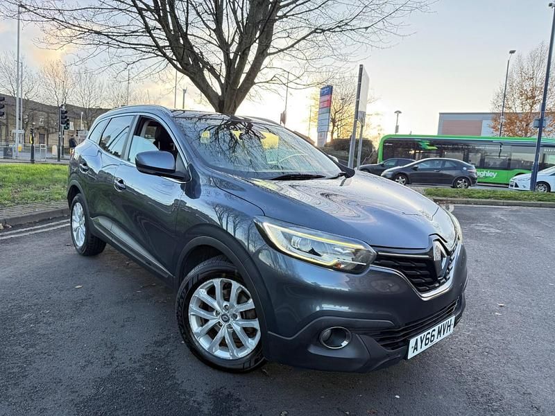 Grey Used 2016 Renault Kadjar Dynamique SUV | £3,495 (Super price) - Image 1/4