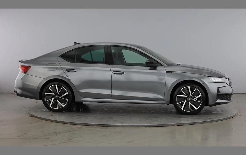 Used Skoda Octavia SportLine 147 HP (108 kW) 2025 Grey Hatchback