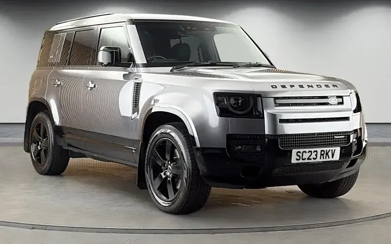 Usado Land Rover Defender SE Dynamic 249 HP (183 kW) 2025 SUV
