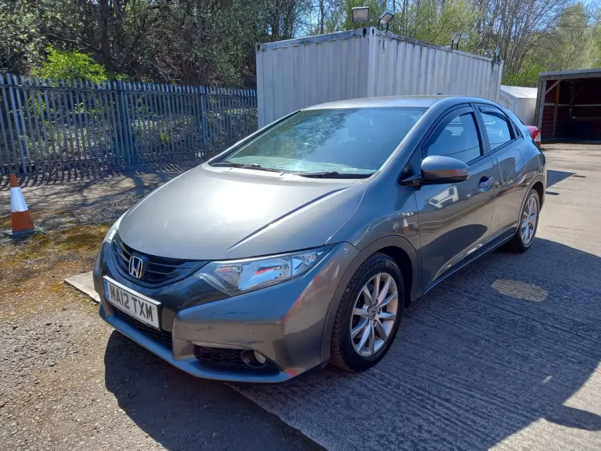 Używany Honda Civic ES 150 KM (110 kW) 2012 Szary Hatchback