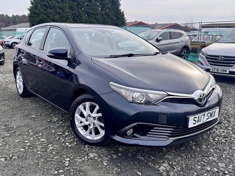 Used Toyota Auris Business Edition 2017 Black Hatchback