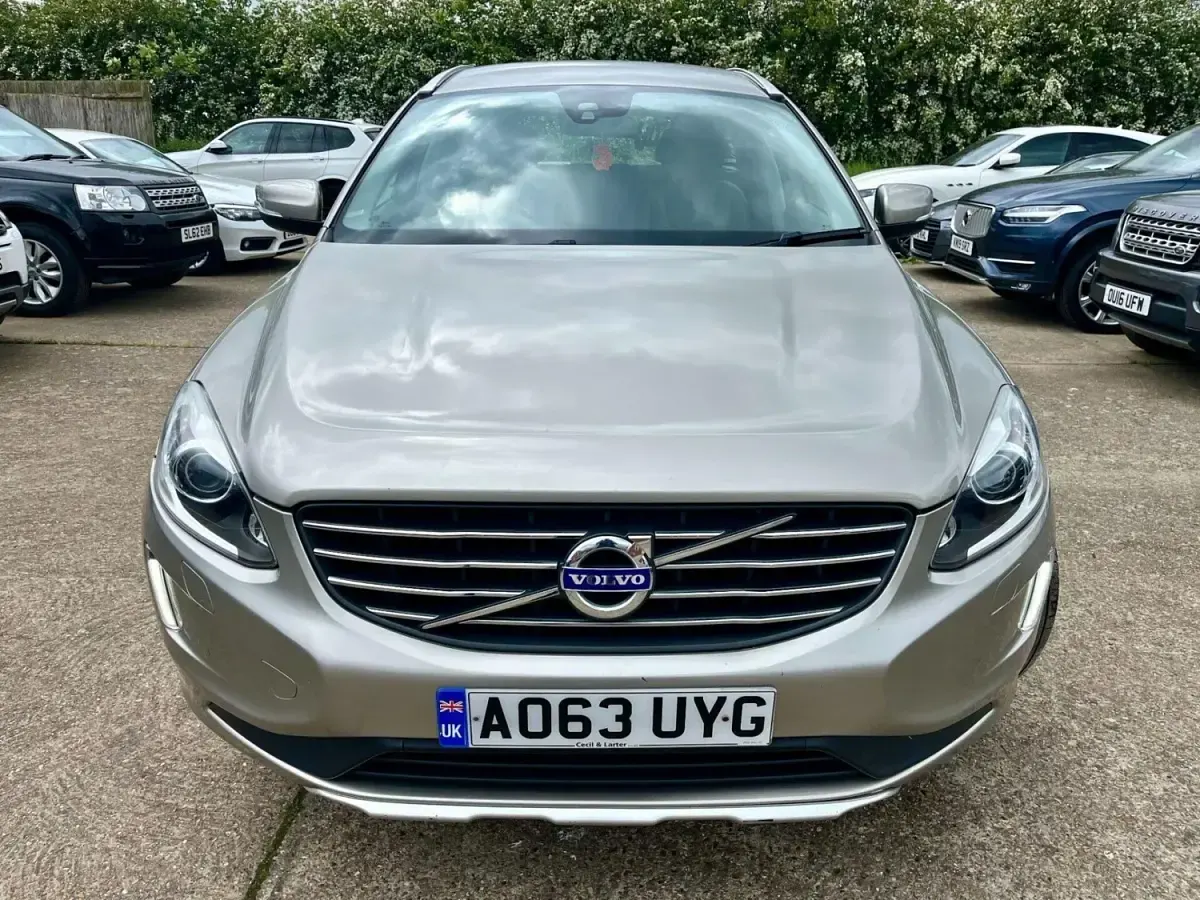 Begagnad Volvo XC60 SE Lux 215 HK (158 kW) 2013 Guld SUV