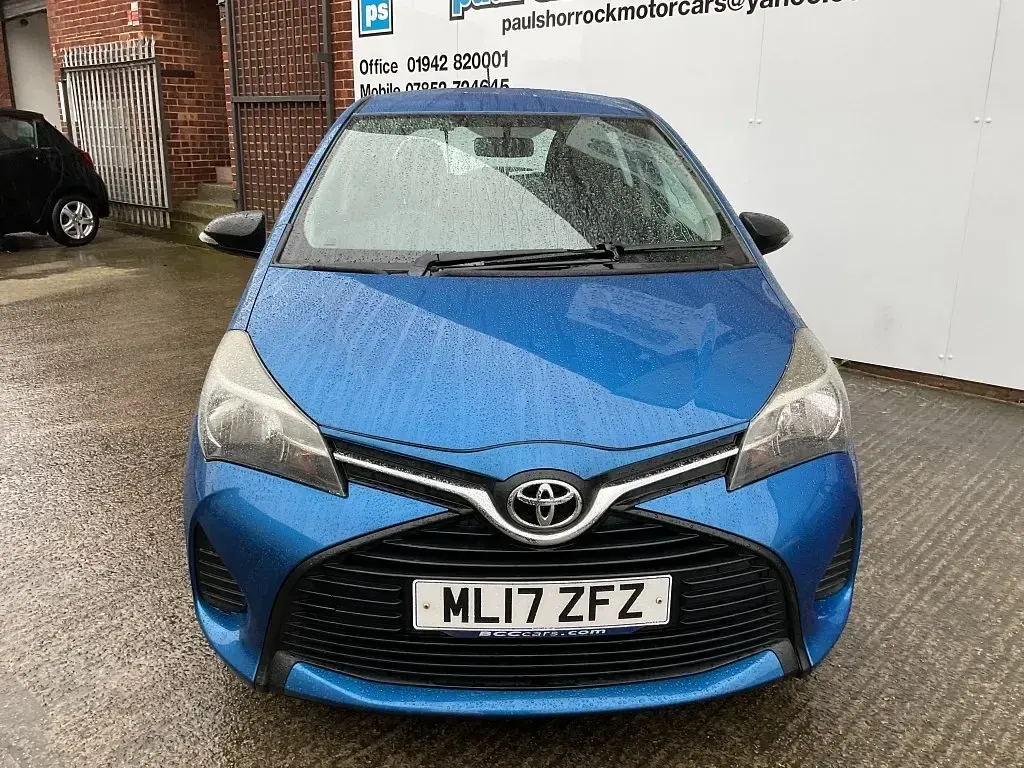 Usado Toyota Yaris Active 2017 Azul Citadino