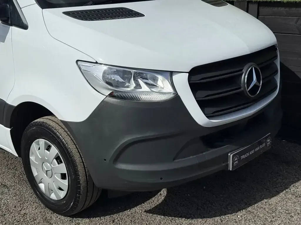 Używany Mercedes Sprinter Premium 2023 Biały Van