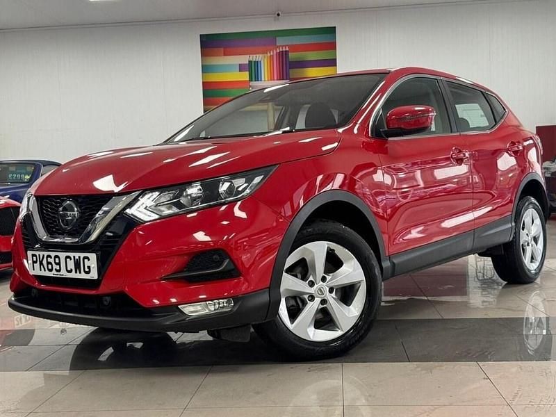 Red Used 2019 Nissan Qashqai Acenta Premium SUV | £10,995 (Good price) - Image 1/4
