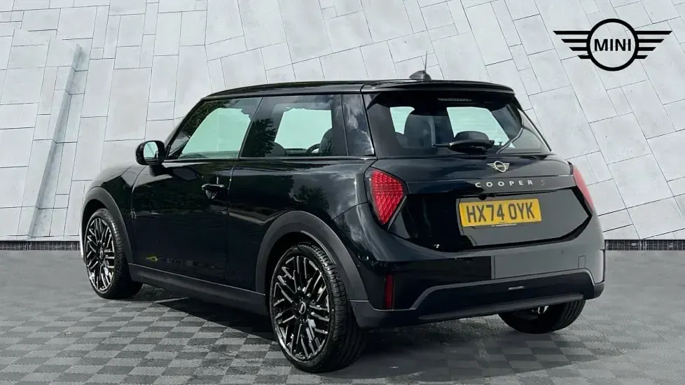 Used Mini Cooper S Hatch 201 HP (147 kW) 2024 Black Hatchback