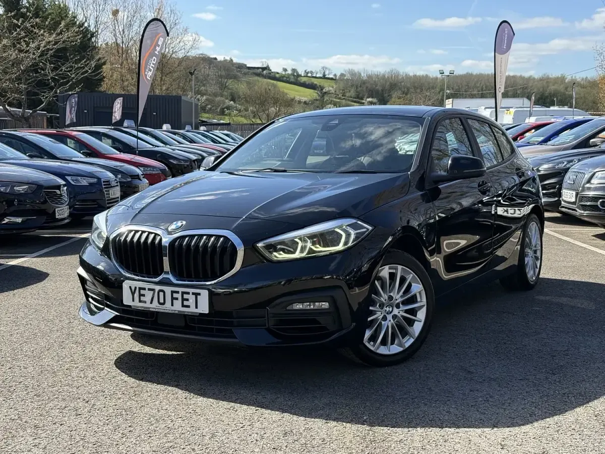 Used BMW 118 Comfort Edition 2020 Black Hatchback