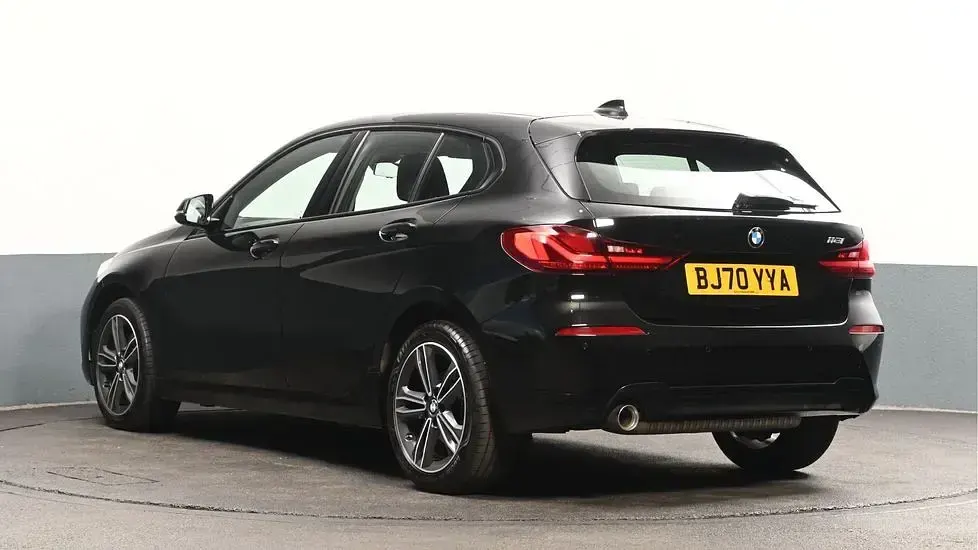 Used BMW 118 Sport Line 138 HP (101 kW) 2020 Black Hatchback