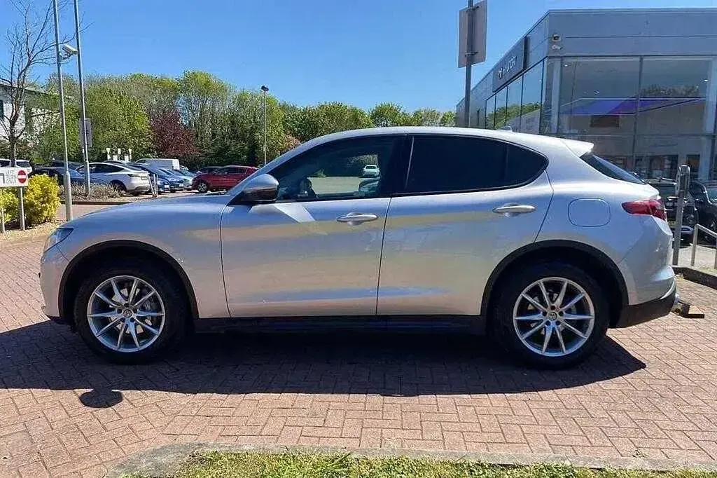 Used Alfa Romeo Stelvio Super 190 HP (139 kW) 2019 Silver SUV