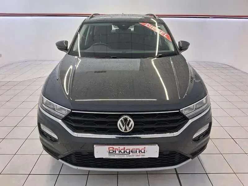 Used VW T-Roc SE 115 HP (84 kW) 2019 Grey SUV