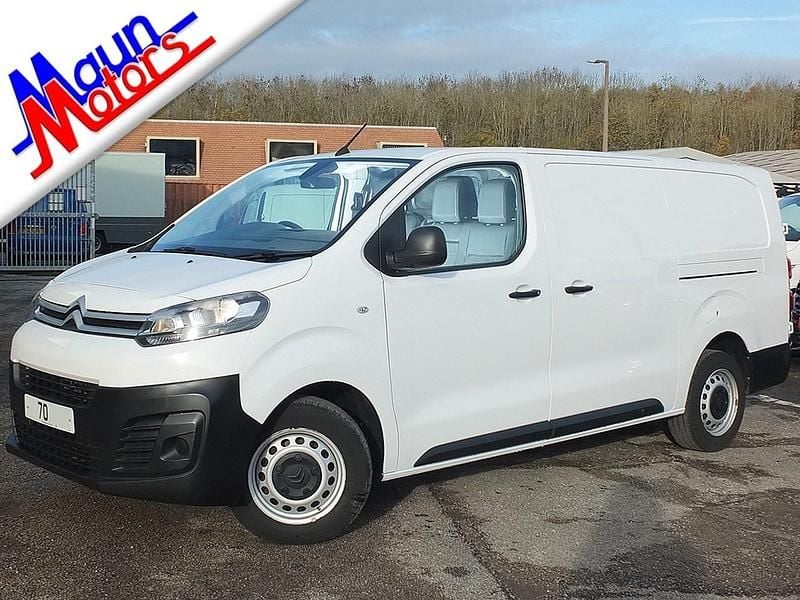 Used Citroën Dispatch 100 HP (73 kW) 2020 White MPV