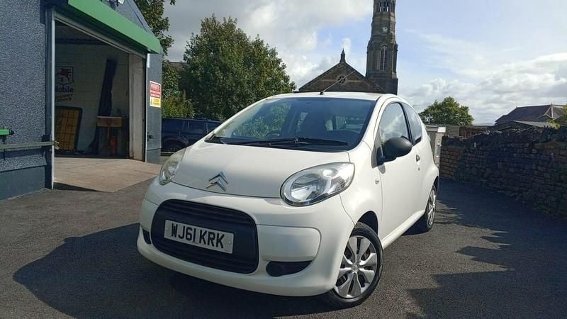 White Used 2011 Citroën C1 VTR Sport Hatchback | £2,699 (Fair price) - Image 1/4