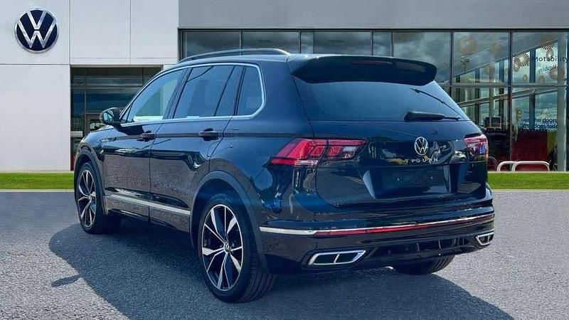 Used VW Tiguan R-line 150 HP (110 kW) 2023 Deep black pearl  SUV