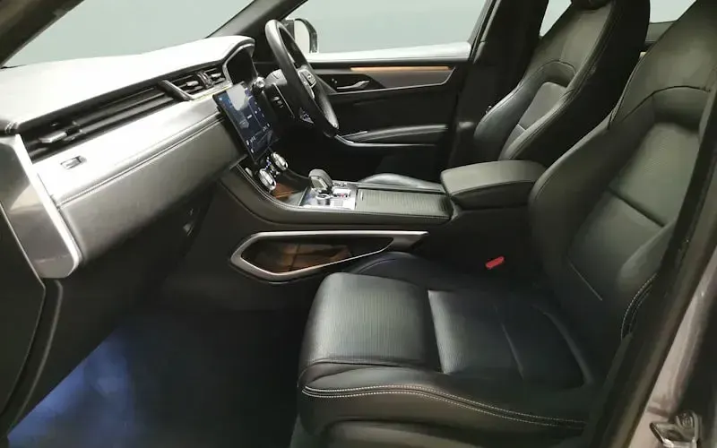 Used Jaguar F-Pace R-Dynamic 204 HP (150 kW) 2024 SUV