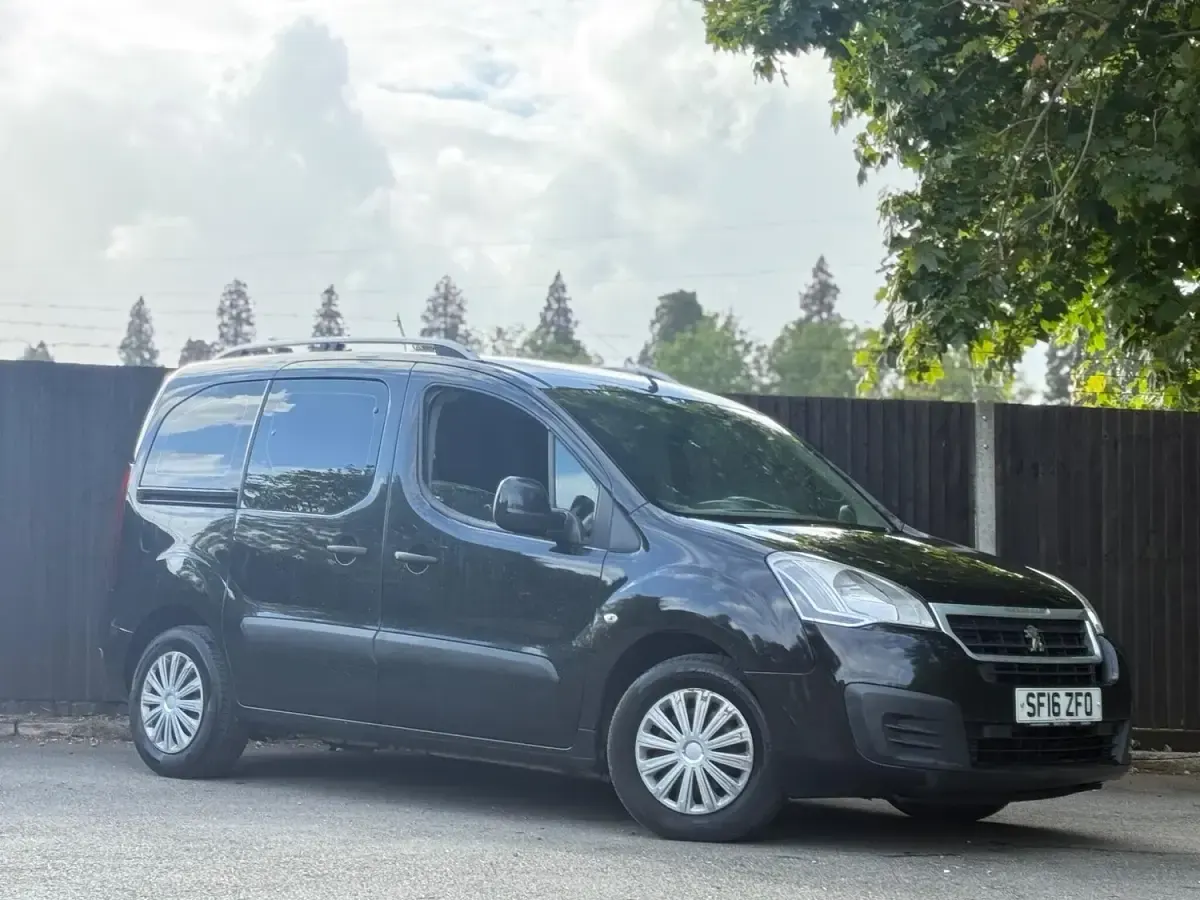 Used Peugeot TePee Active 2016 Black MPV