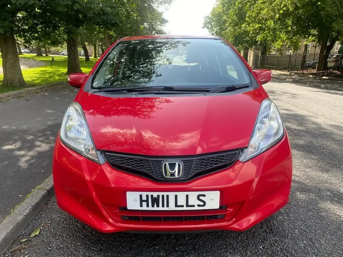 Używany Honda Jazz ES 2011 Czerwony Hatchback