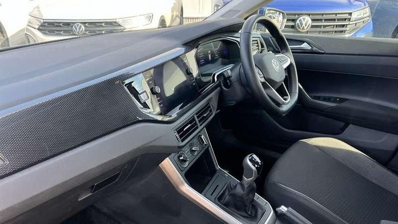 Used VW Polo Life 95 HP (69 kW) 2023 Reef blue metallic Hatchback