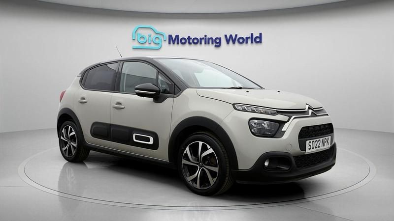 Used Citroën C3 Shine 102 HP (75 kW) 2022 Beige Hatchback