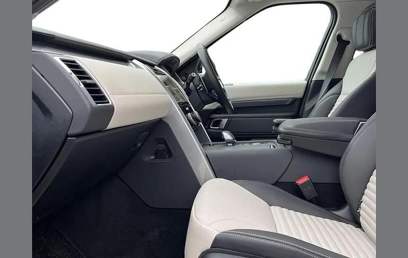 Used Land Rover Discovery 5 344 HP (253 kW) 2025 Black SUV