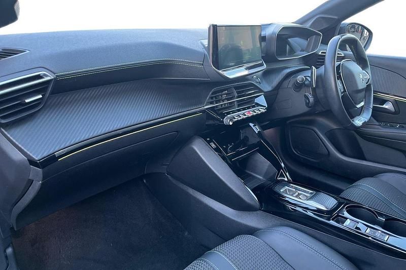 Used Peugeot 208 GT-line 129 HP (94 kW) 2022 Red Hatchback