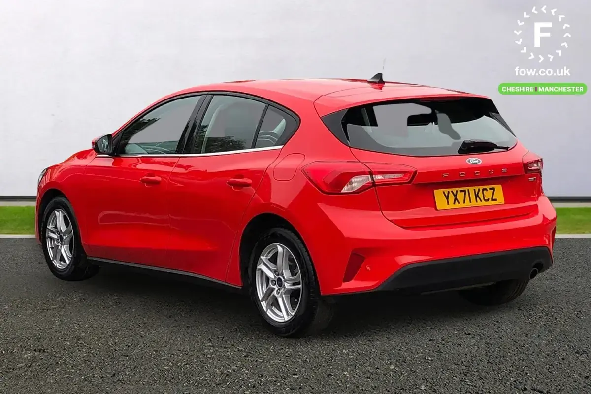 Used Ford Focus Zetec 125 HP (91 kW) 2021 Red Hatchback