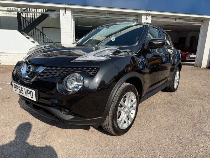 Black Used 2015 Nissan Juke N-Connecta SUV | £5,490 (Fair price) - Image 1/4