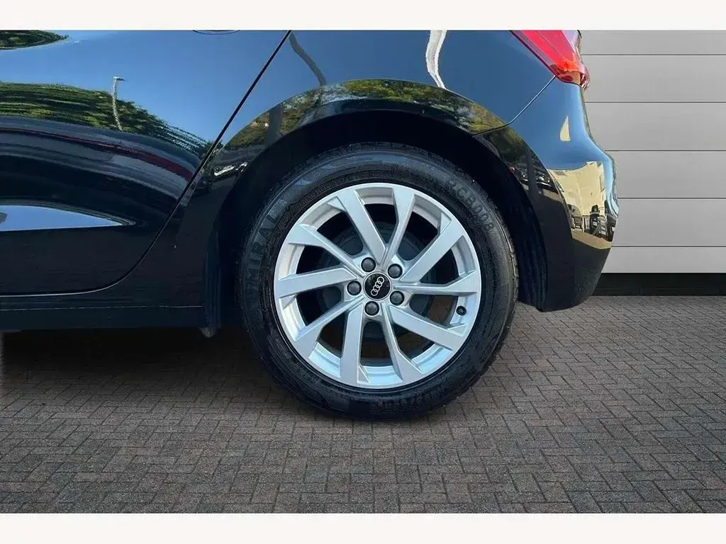 Używany Audi A1 Sport 95 KM (69 kW) 2021 Czarny SUV