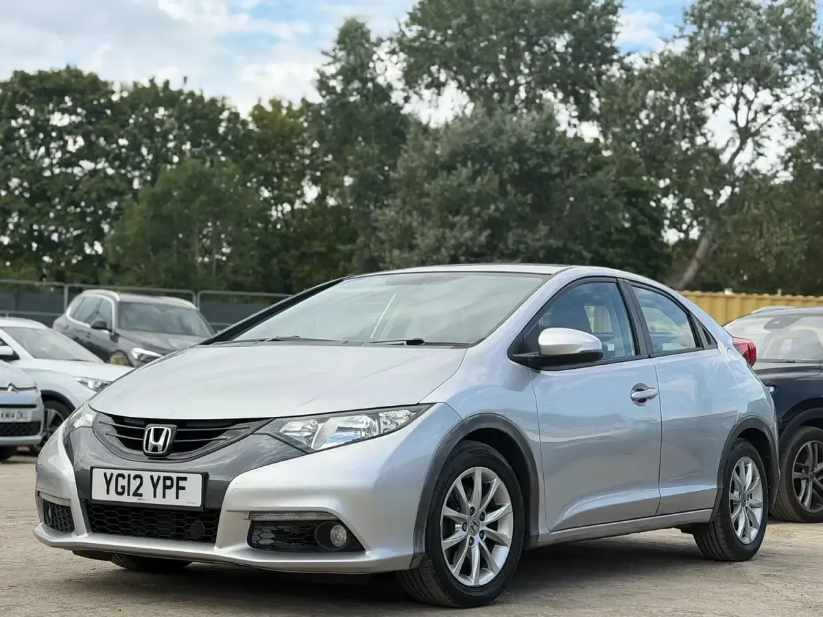 Used Honda Civic ES 150 HP (110 kW) 2012 Silver Hatchback
