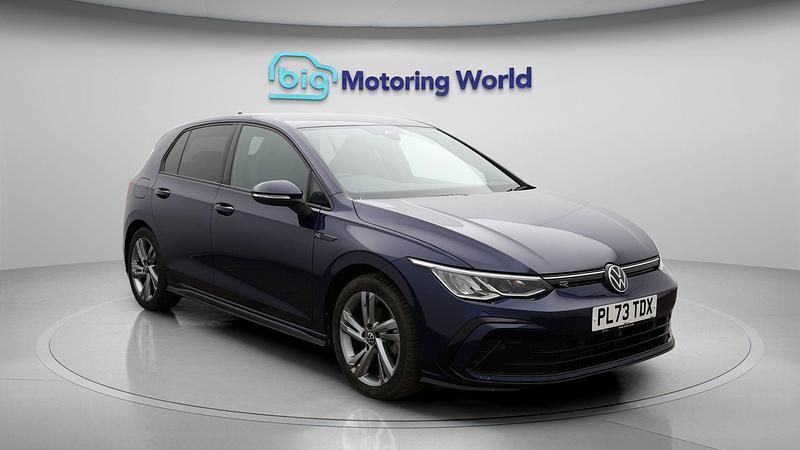 Used VW Golf VIII R-line 148 HP (108 kW) 2024