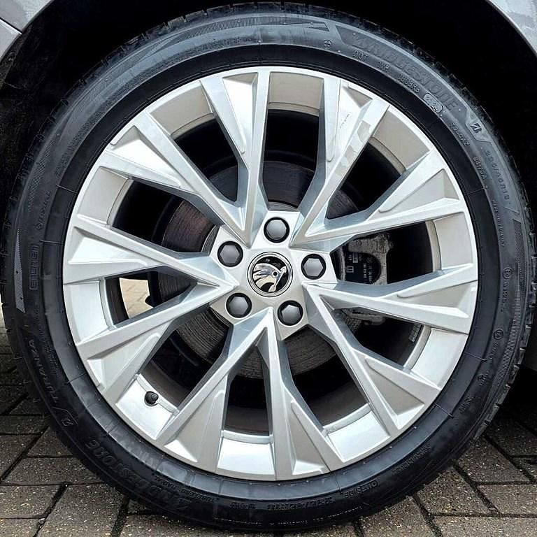 Used Skoda Superb SE L 200 HP (147 kW) 2024 Grey Estate