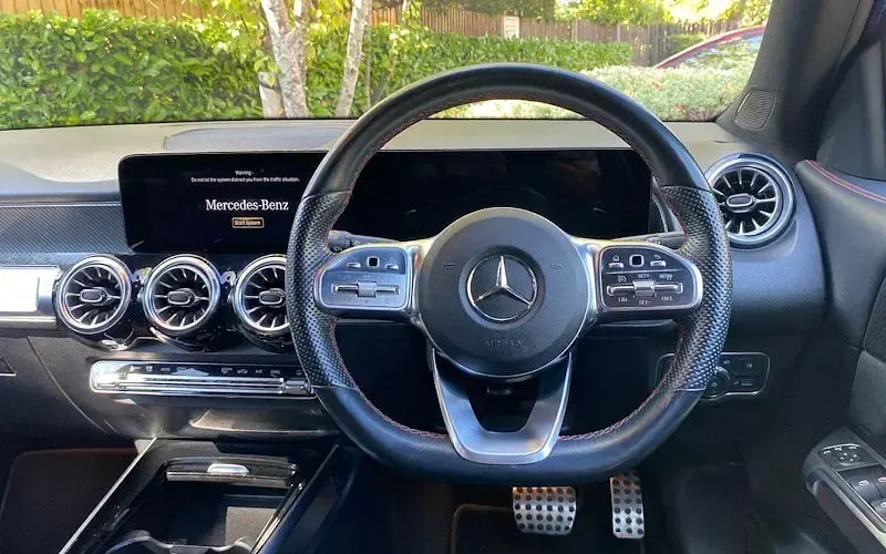 Used Mercedes GLB200 AMG Line Premium 163 HP (119 kW) 2022 Blue SUV