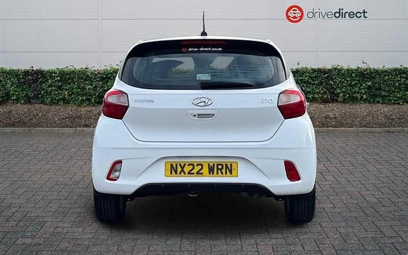 Used Hyundai i10 SE 67 HP (49 kW) 2022 White Hatchback