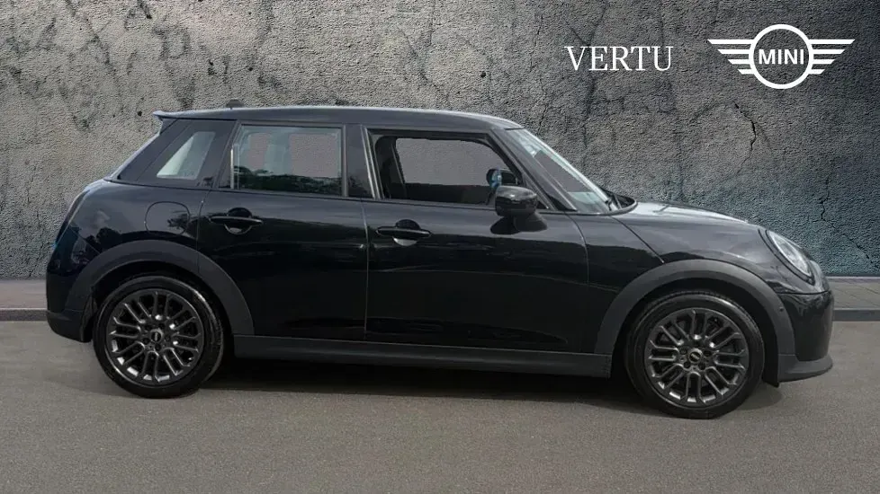 Used Mini Cooper S Hatch 201 HP (147 kW) 2024 Black Hatchback