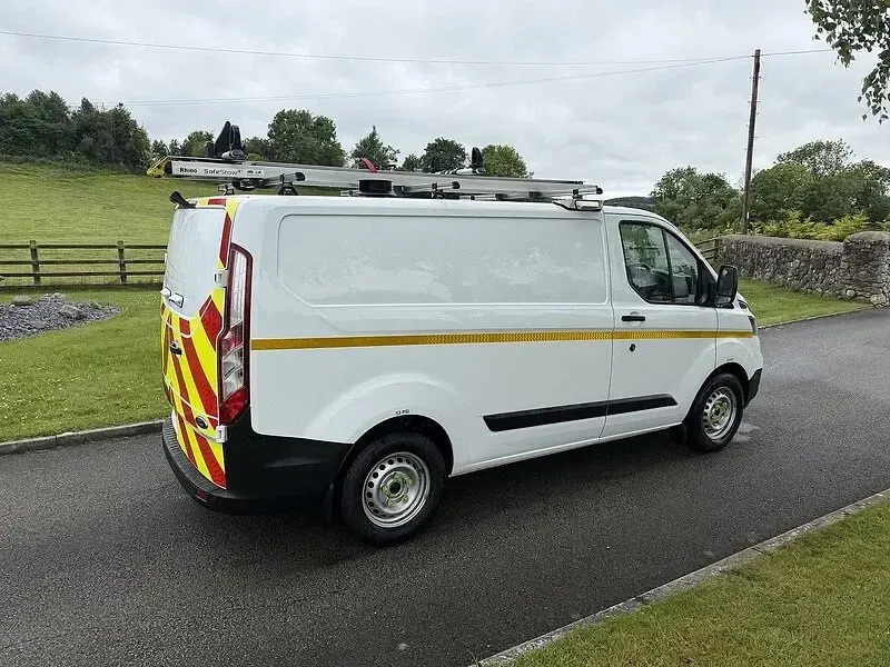 Used Ford Transit Custom 105 HP (77 kW) 2020 White Van